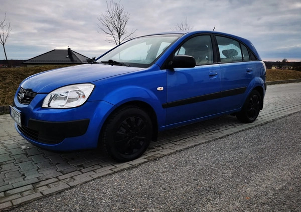 Kia Rio cena 6500 przebieg: 257362, rok produkcji 2006 z Włoszczowa małe 211